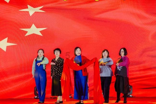 书塔叠叠高